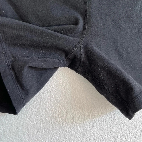 Lululemon Reverse Groove Short - Picture 6 of 12